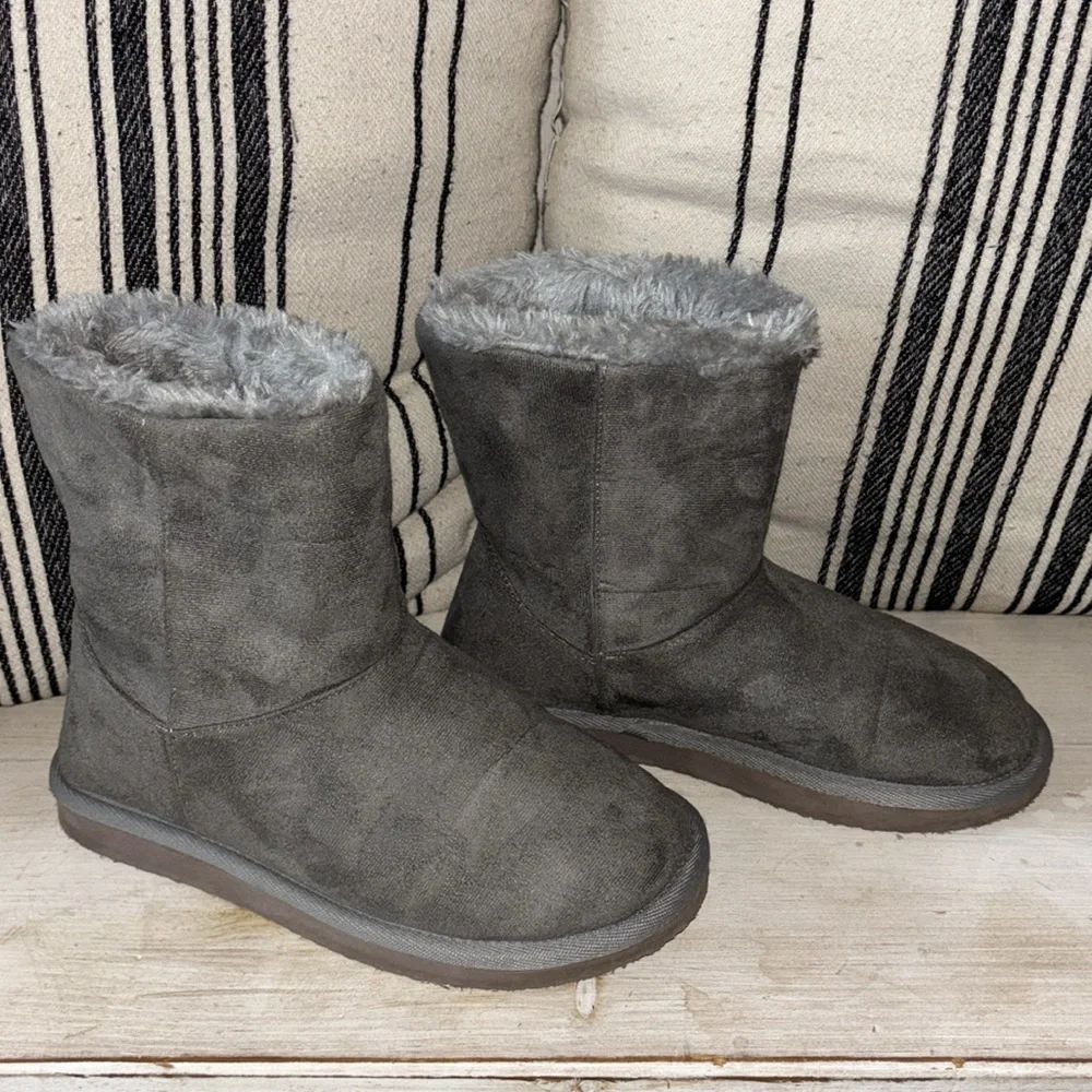 Aeropostale Gray Faux Suede Fur Lined Boots Warm Cozy Size 8 - Picture 4 of 11